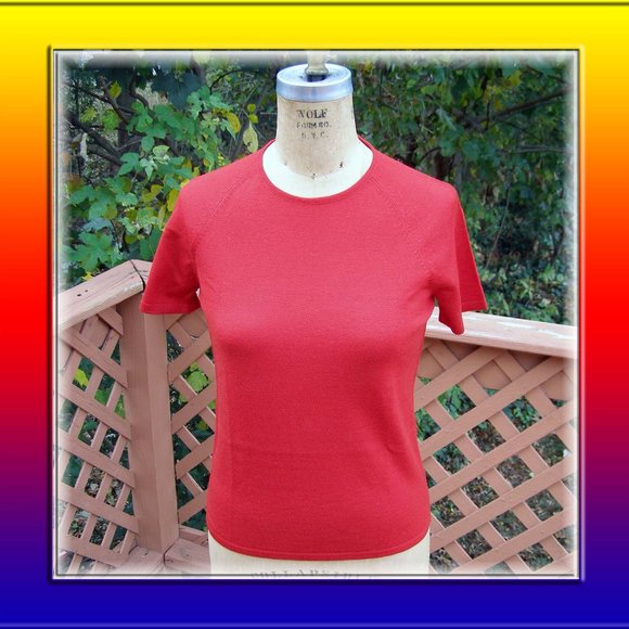 Valentino Tops - NEW (vintage) Valentino Red Knit Short Sleeve Top